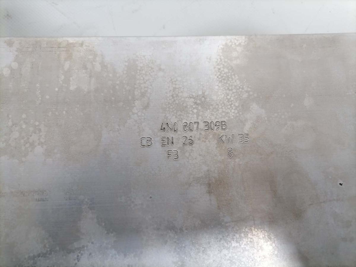 Audi A8 D5 F8 original Tr&auml;ger versterkung Sto&szlig;stange Stossf&auml;nger hinten Bj.2018